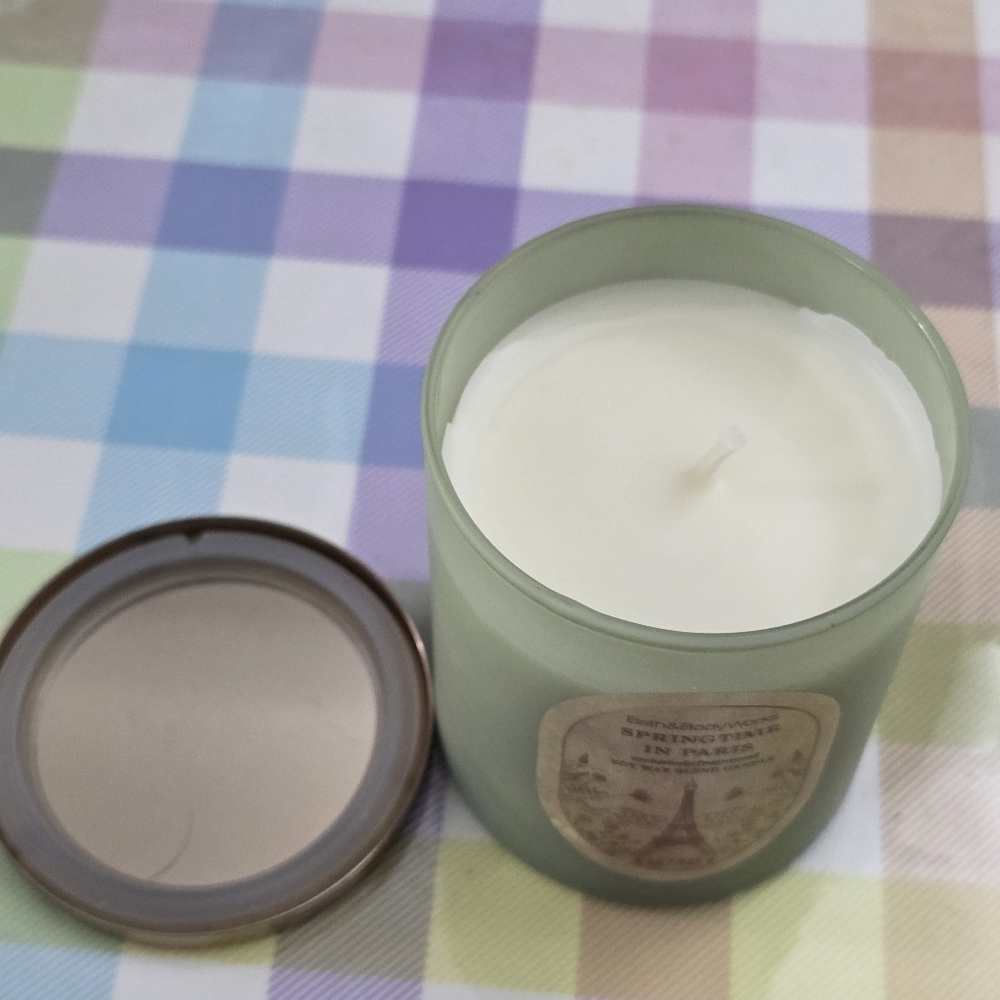 Bath & Body Works Springtime in Paris Soy Wax Single Wick Candle 8oz NEW RARE - Picture 4 of 8